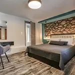Avli Luxurious House *