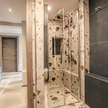 Avli Luxurious House