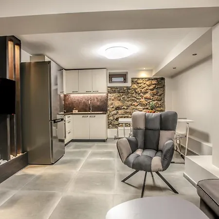 Avli Luxurious House Lägenhet *