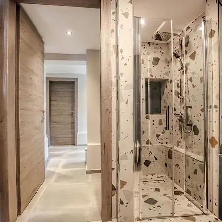 Avli Luxurious House Lägenhet